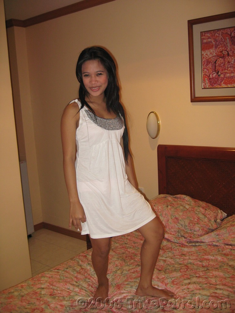 Cute Filipina first timer blows a Farang on a motel room bed in her porn debut Porno-Foto #428428330