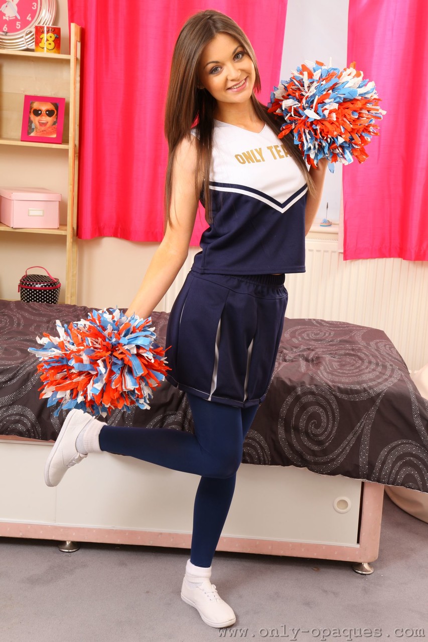 Skinny cheerleader Tianna stripping her clothes and showing her titties foto porno #426196240