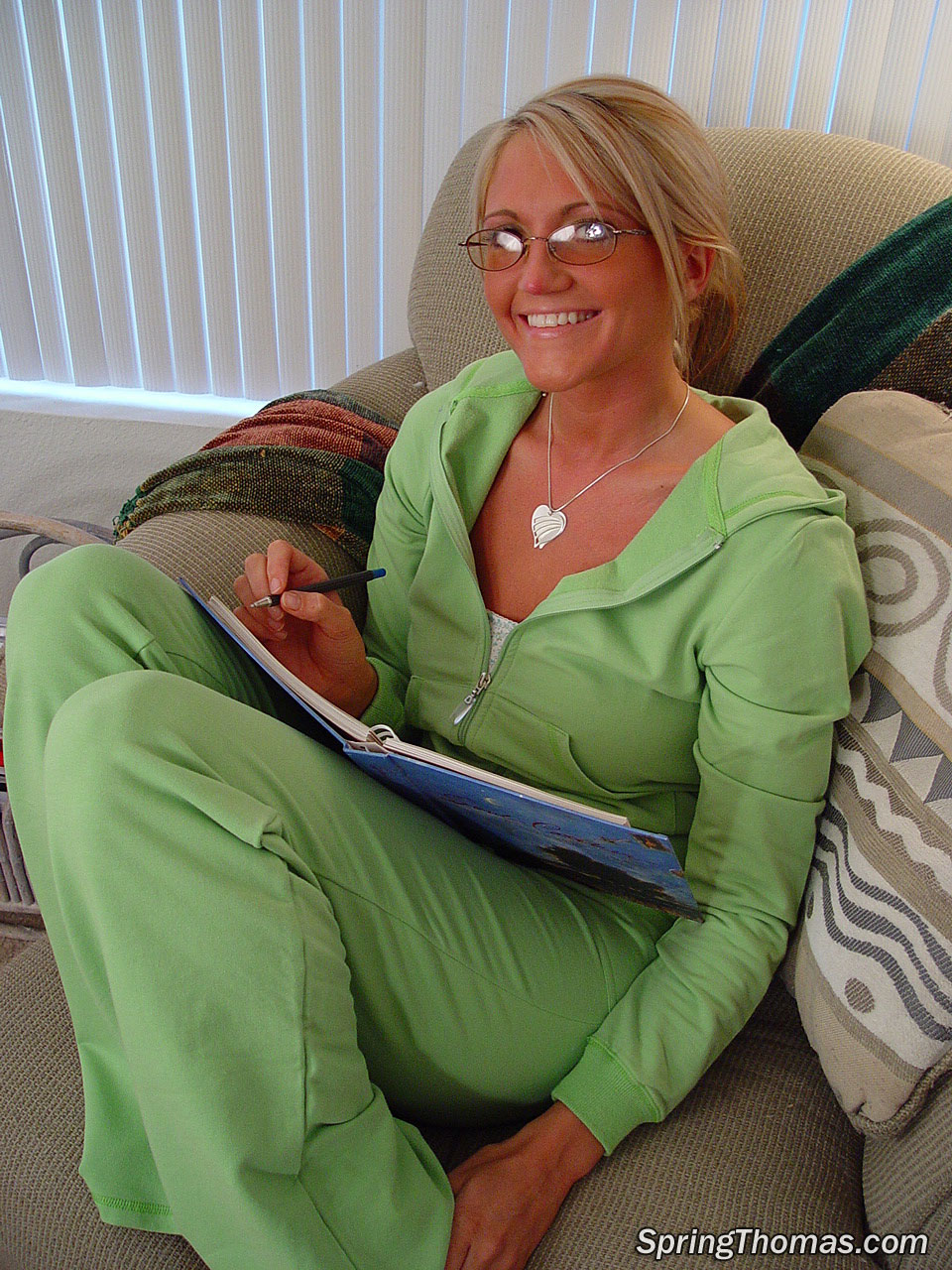 Tanned girl with glasses Spring Thomas changes the book to vibrating dildo Porno-Foto #423898495 | Spring Thomas Pics, Spring Thomas, Glasses, Mobiler Porno