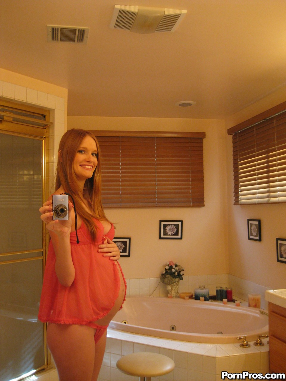 Pregnant redhead Layla Exx poses for the photoshoot with black guy ポルノ写真 #428844069