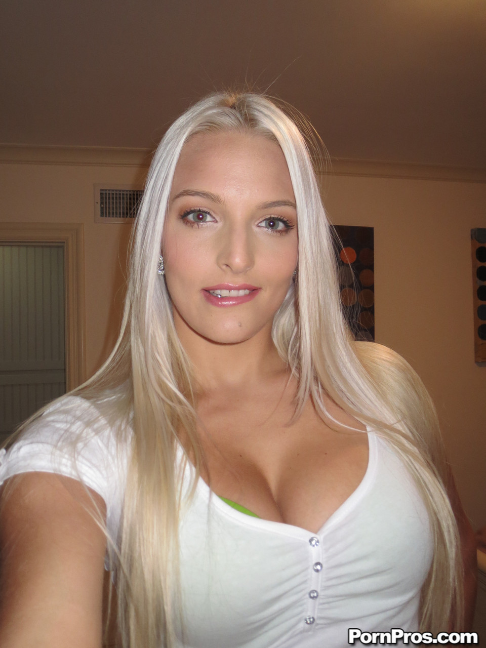 Slutty platinum blonde Macy Cartel takes selfies & shows meaty clit close up foto porno #423827000 | Porn Pros Network Pics, Macy Cartel, Blonde, porno mobile