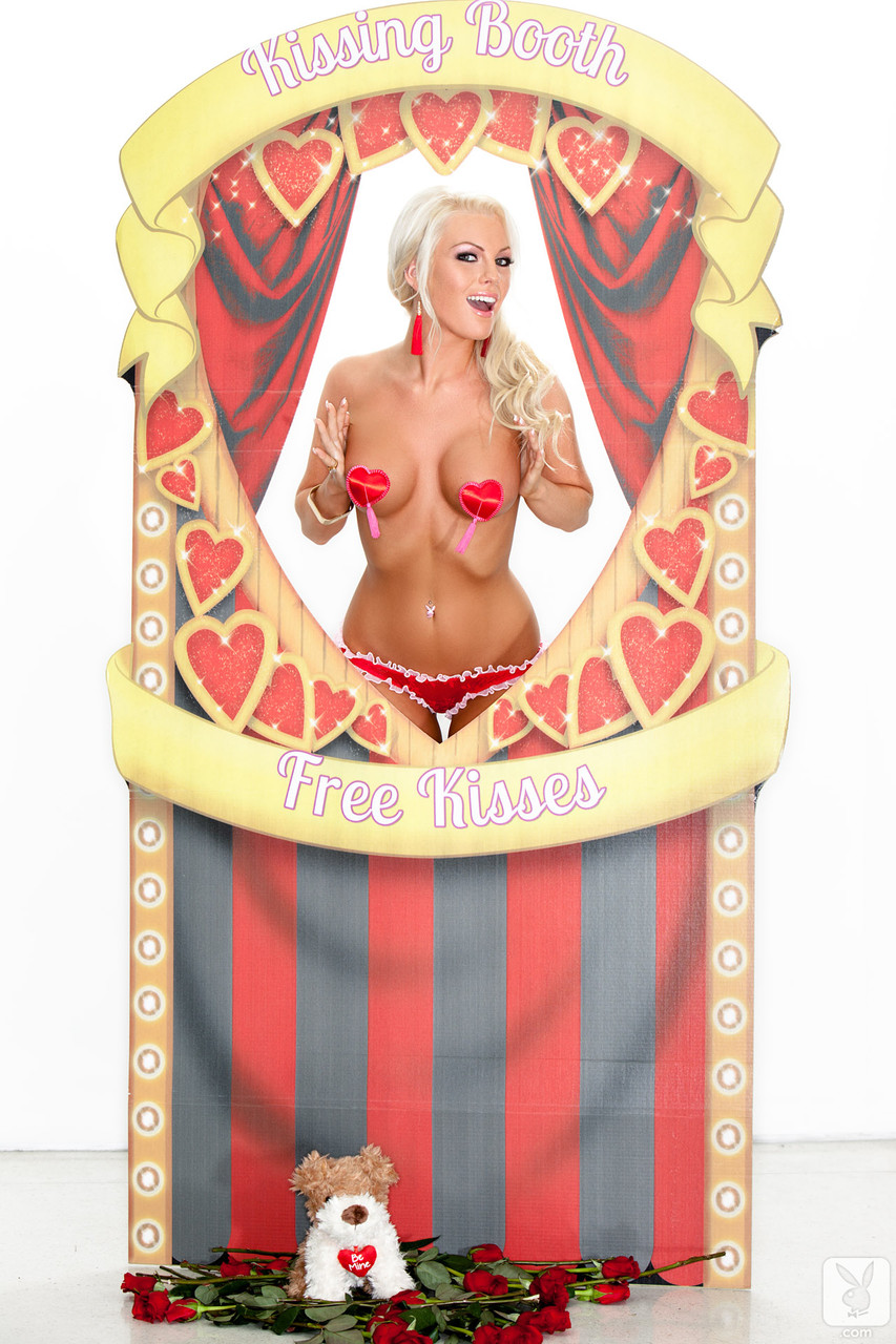 Big titted Canadian goddess Ivy Ferguson presents her hot body with fake boobs 色情照片 #426973459 | Playboy Plus Pics, Ivy Ferguson, Centerfold, 手机色情