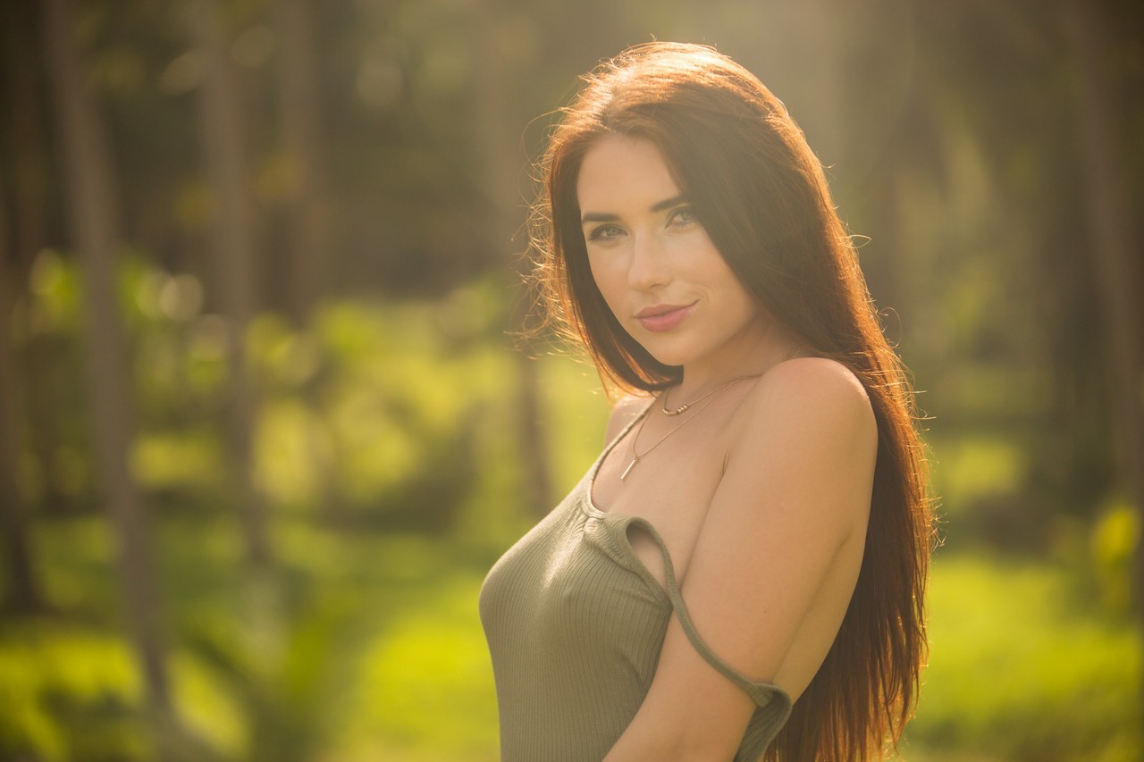 Brunette Ukrainian model with medium tits Niemira shows off in the forest 色情照片 #422716682 | Playboy Plus Pics, Niemira, Centerfold, 手机色情