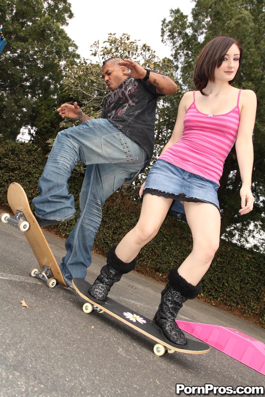 Slutty skater girl Violet Monroe goes wild while riding enormous black shaft порно фото #427520105