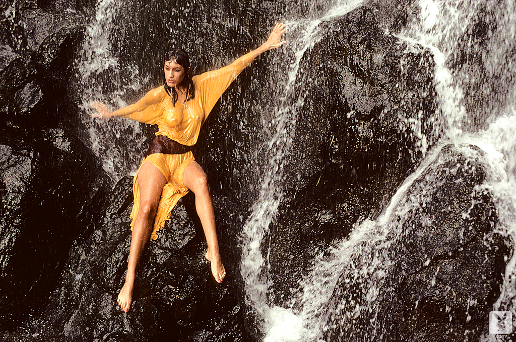 Beautiful Hawaiian babe Lourdes Estores reveals her natural assets 色情照片 #425513645 | Playboy Plus Pics, Lourdes Estores, Centerfold, 手机色情