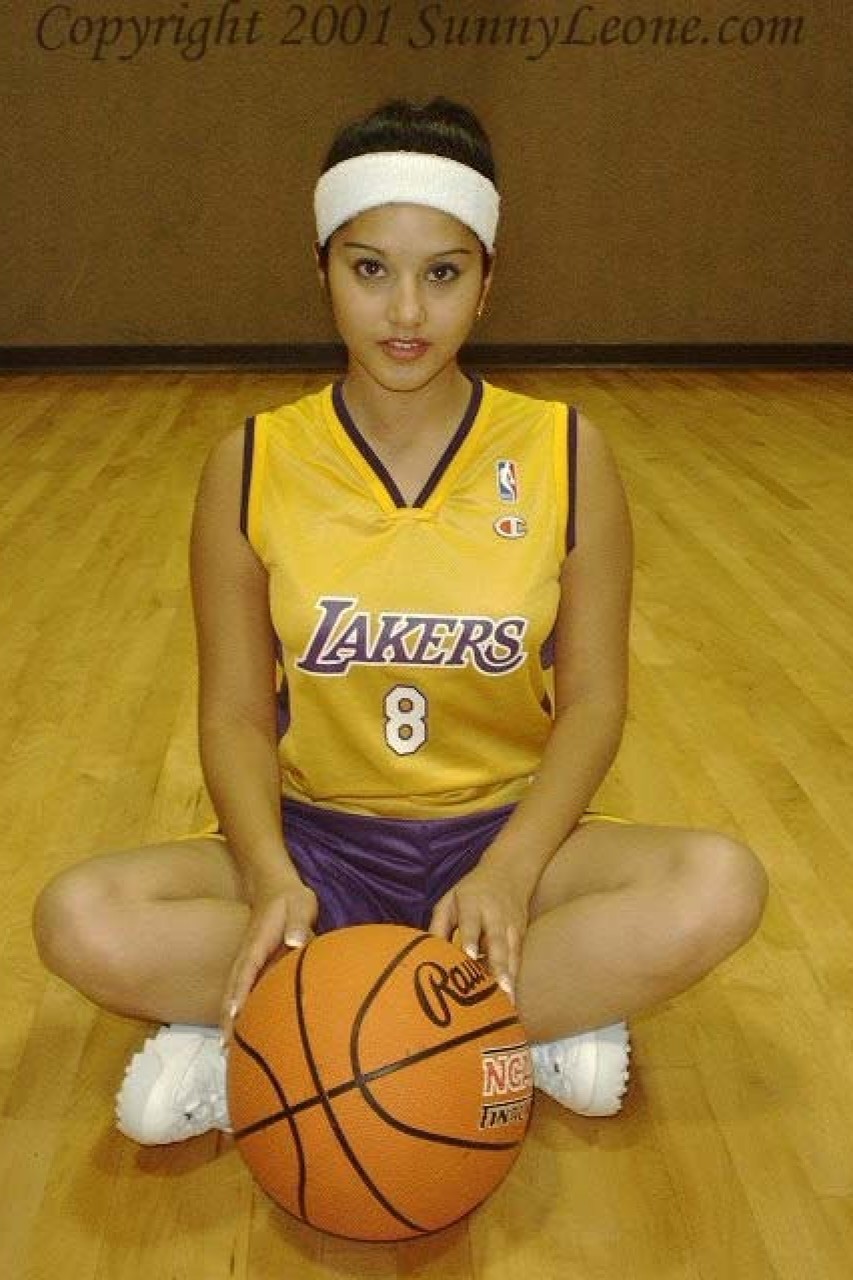Beautiful Laker doll Sunny Leone shows off her sexy cooch during practice foto porno #423920921 | Open Life Pics, Sunny Leone, Indian, porno móvil