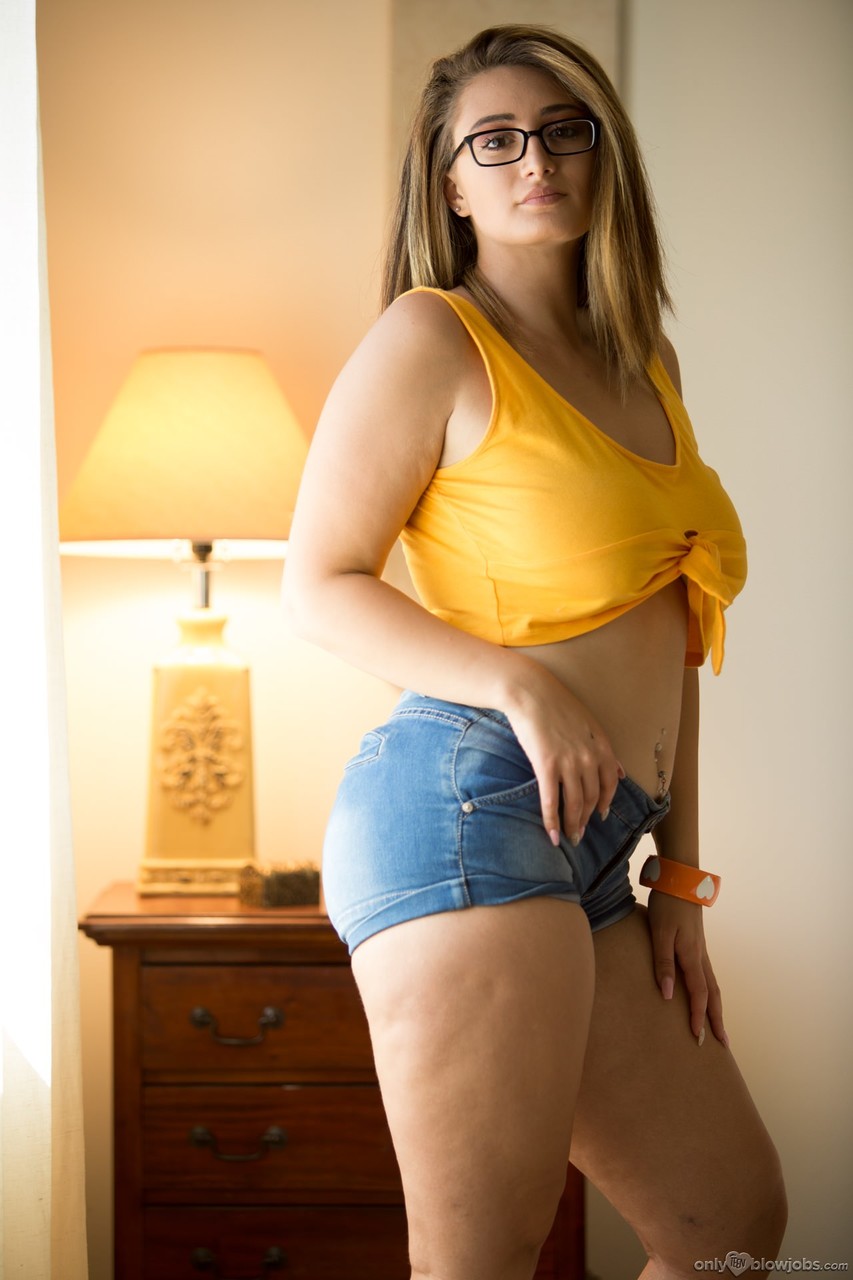 https://www.pornpics.com/galleries/chubby-big-titted-teen-britt-james-in-glasses-does-striptease-gives-hot-head-92254584/