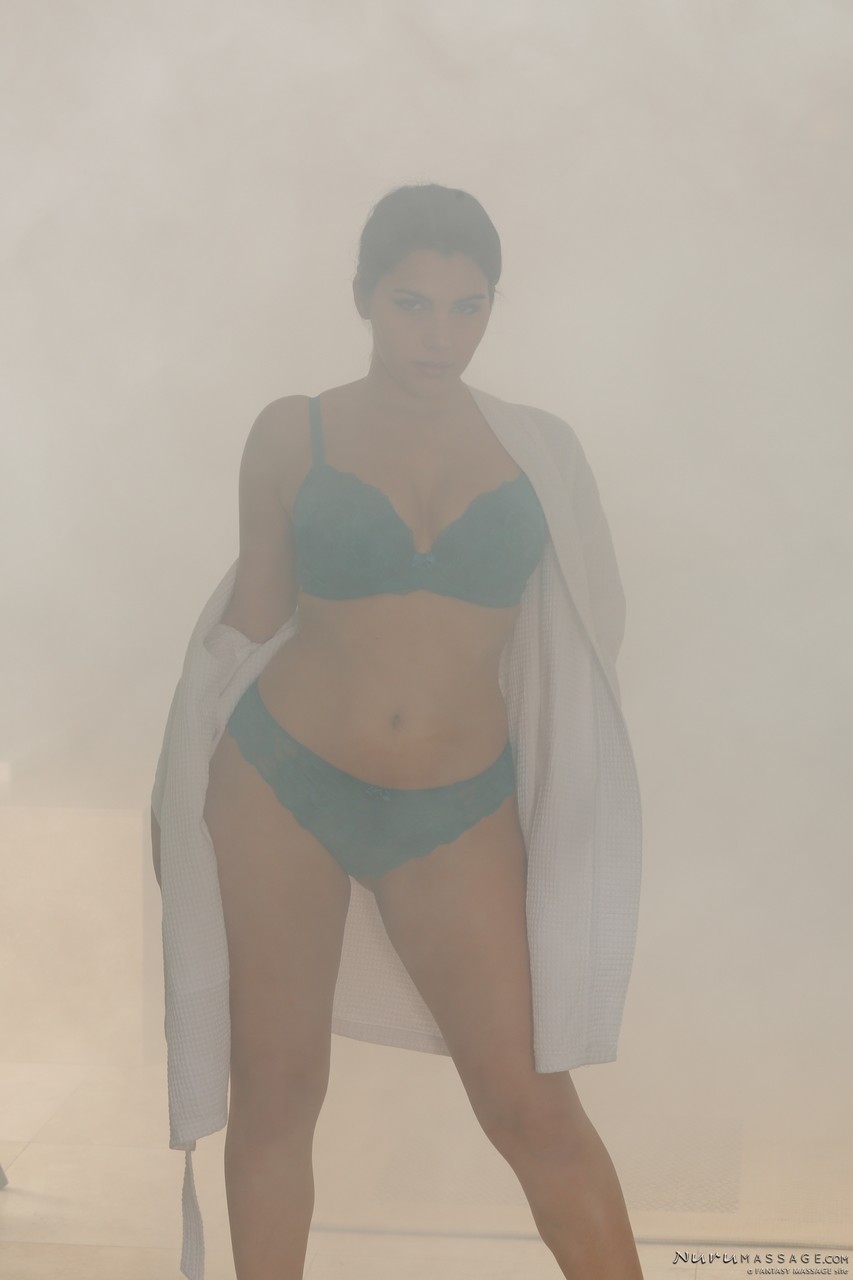 Steamy masseuse Valentina Nappi disrobes to show natural tits & curvy big ass foto porno #428663719