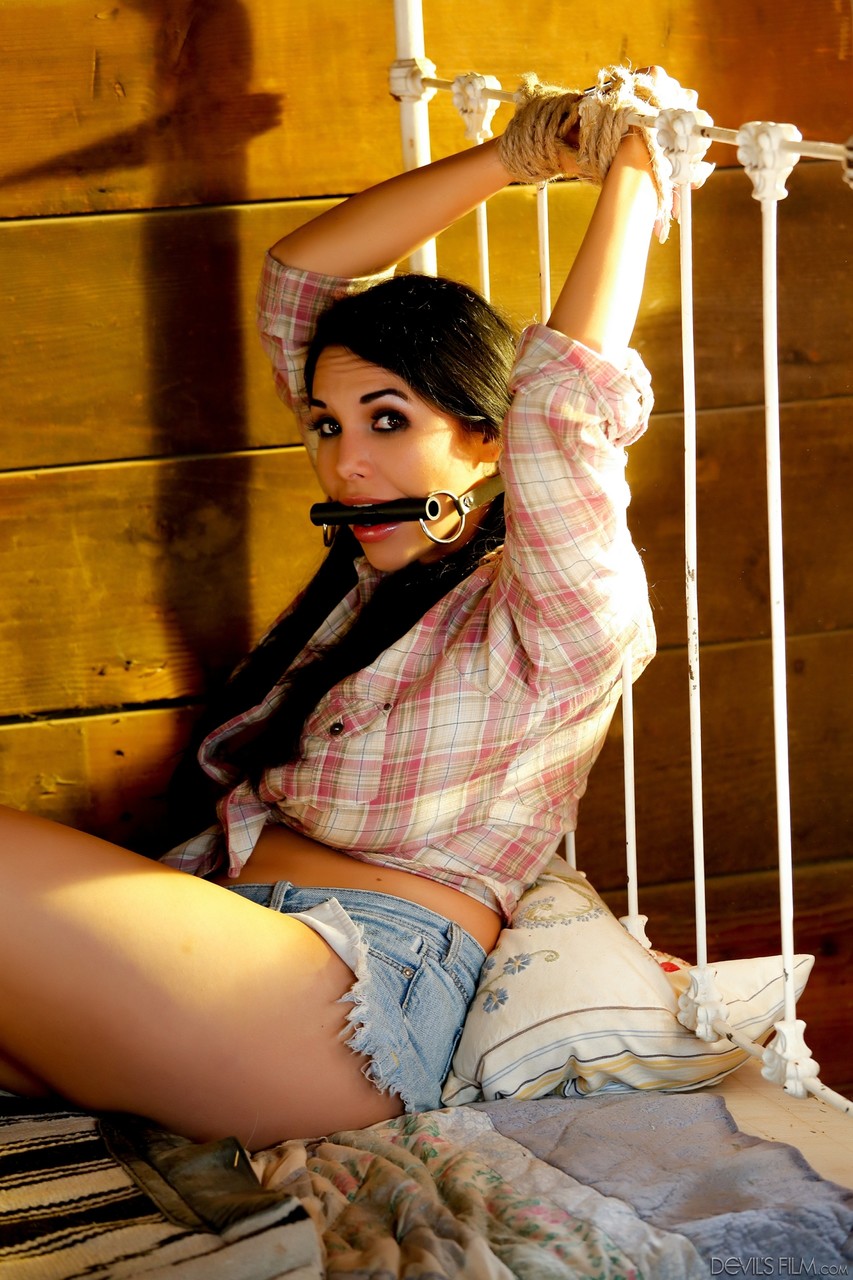 Fake titted Latina Missy Martinez gets banged by a kinky country guy foto pornográfica #425186486 | Fame Digital Pics, Missy Martinez, Mr Pete, Latina, pornografia móvel