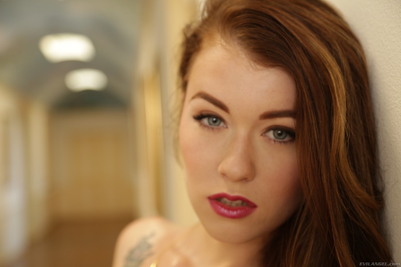 Польской путане Misha Cross жестко рвут узкое очко