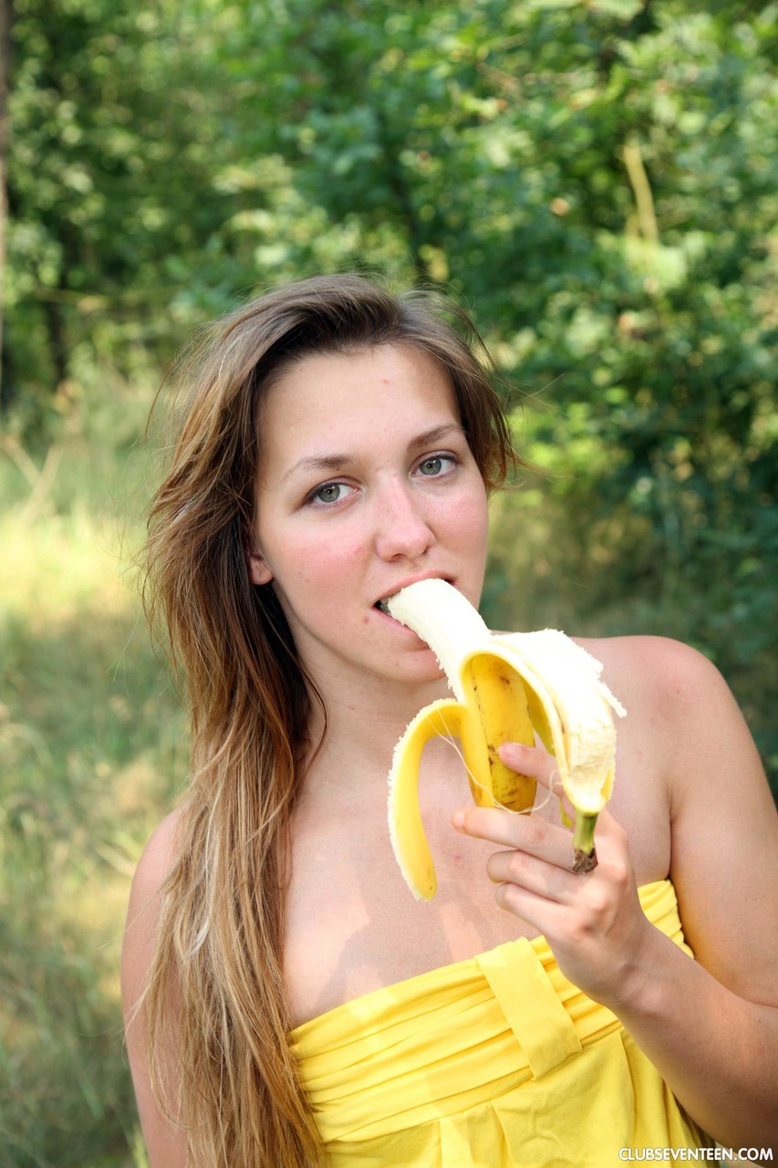 Caucasian teen Bella E stands naked on a road after masturbating under a tree foto porno #427020418