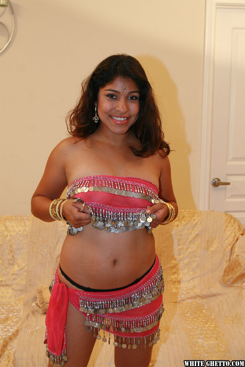 Hot Indian milf Shari shows natural tits, amazing big ass & hairy pussy zdjęcie porno #425137419