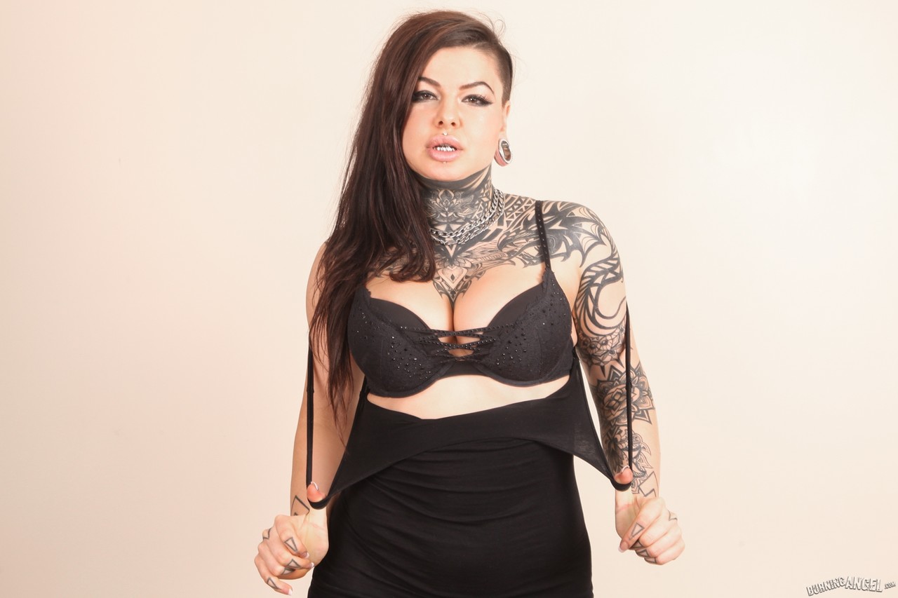 Tattooed Canadian chick Victoria Villain strips to hooker socks and heels 色情照片 #426625812 | Burning Angel Pics, Victoria Villain, Fetish, 手机色情