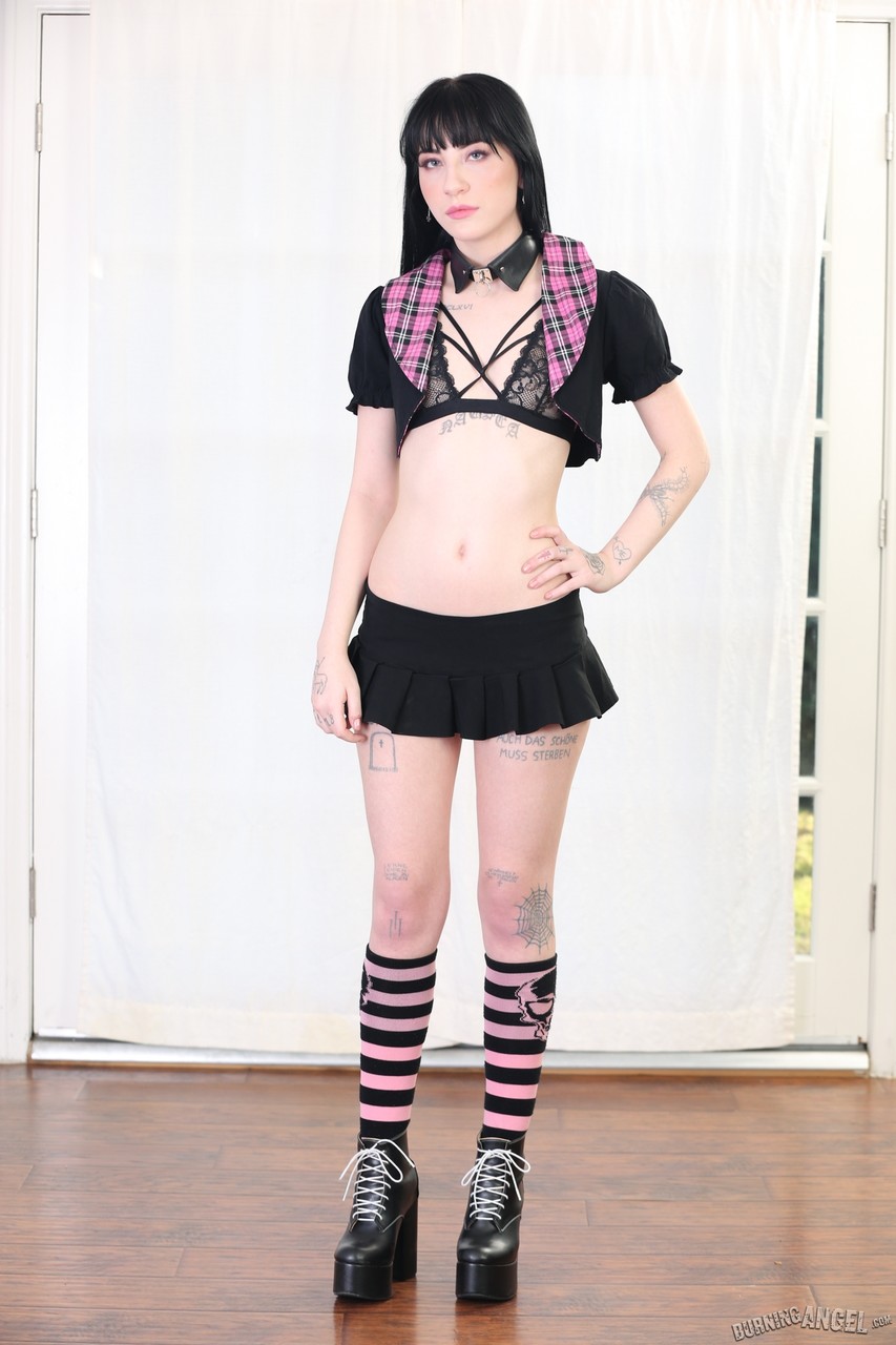 Slim emo girl Chalotte Sartre spreading her legs to show her tight pussy ポルノ写真 #428538788 | Burning Angel Pics, Charlotte Sartre, Goth, モバイルポルノ