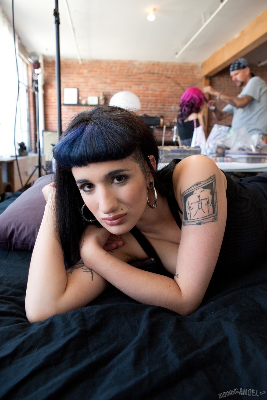 Tattooed girl Arabelle Raphael shows natural tits, gets fucked & swallows cum porno fotoğrafı #423492397