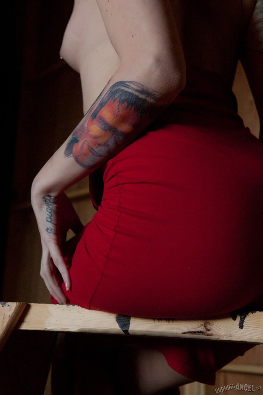 Slender blonde babe Sierra Cure shedding tight red dress & gripping her boobs 色情照片 #426736716 | Burning Angel Pics, Sierra Cure, Tattoo, 手机色情