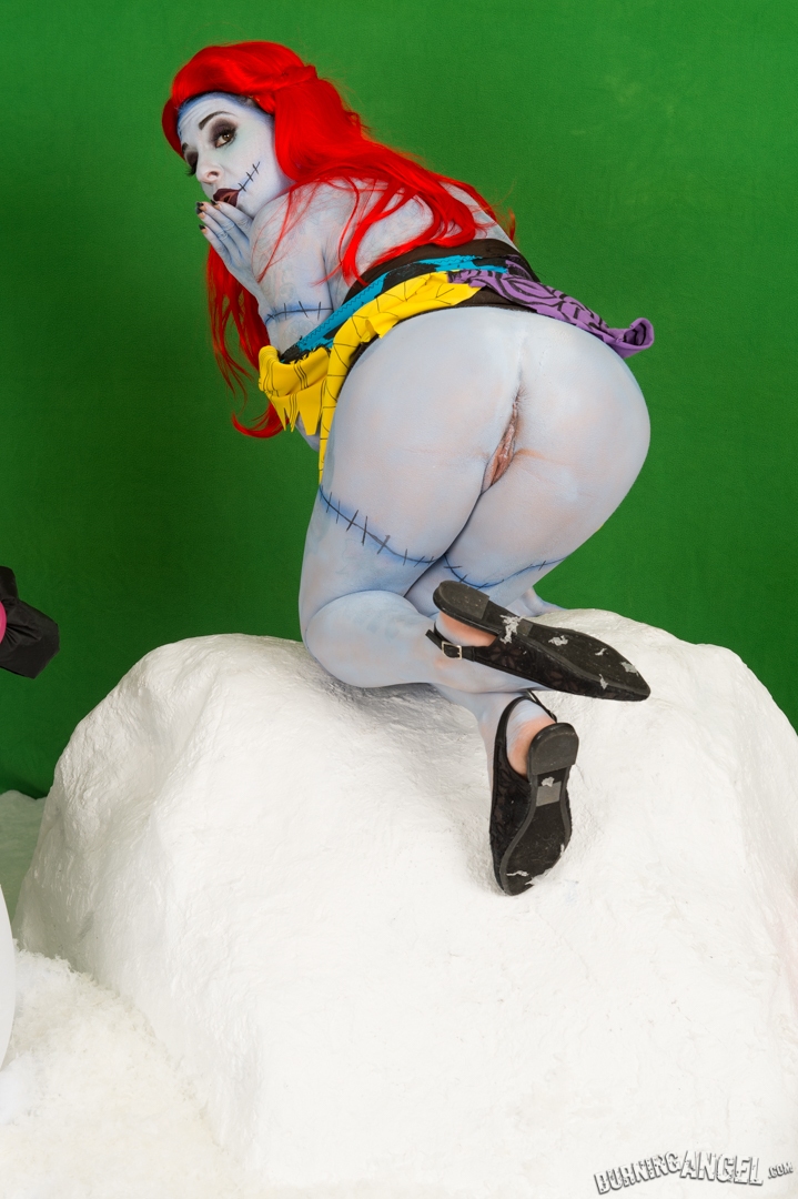 Naughty monster Joanna Angel gets down and dirty with a snowman foto porno #426224370