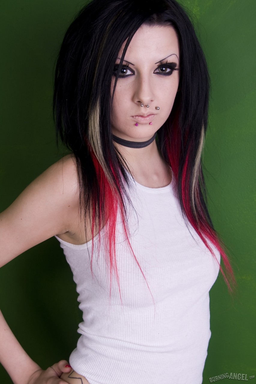 Emo teen pulls up her short skirt and t-shirt and shows her flawless hot body porno foto #428025616 | Burning Angel Pics, Goth, mobiele porno