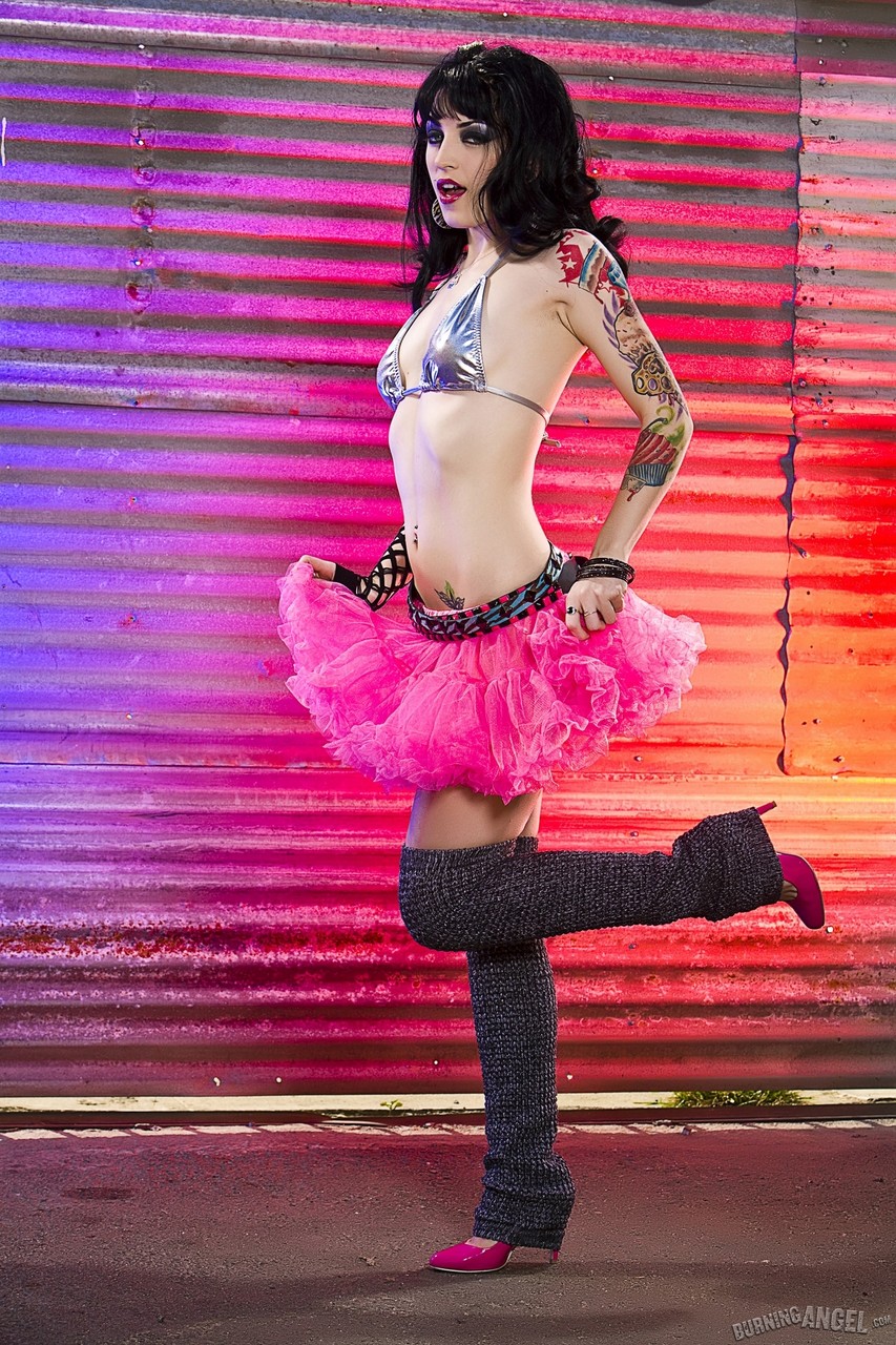 Colorful goth model Draven star in pink tut flaunts her shapely petite ass foto porno #428537350