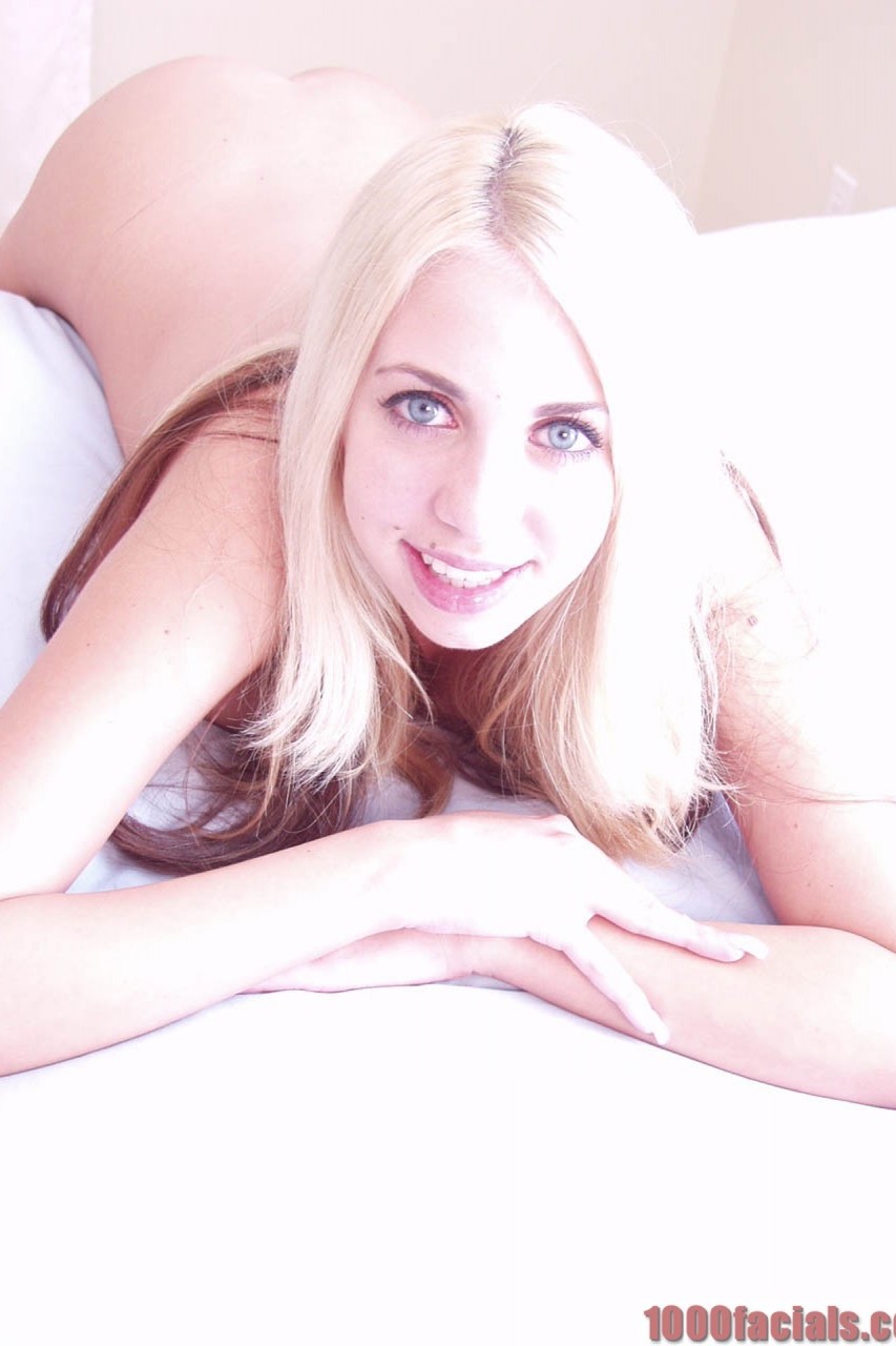 Thick blonde Britney Madison sheds her sexy underwear to suck cock & get toyed porno fotky #427923541