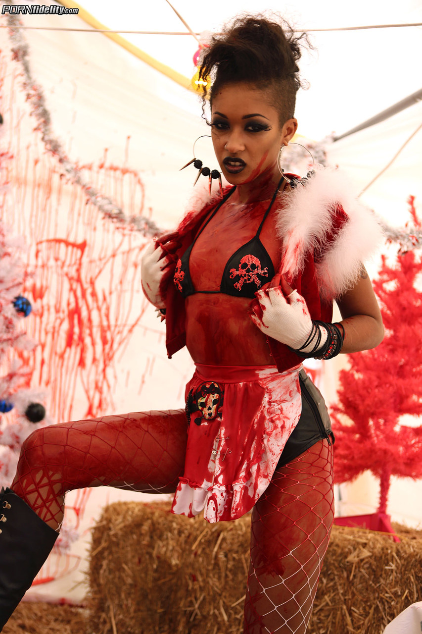 Perfect ebony babe Skin Diamond poses in hot costume in nasty solo action 포르노 사진 #425639599