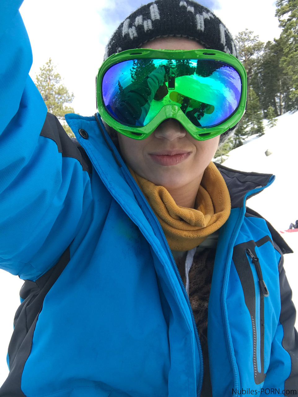 Sexy snowboarders Sierra Nicole & Kristen Scott have pre-FFM fun on the slopes 色情照片 #427844878 | Nubiles Porn Pics, Kristen Scott, Sierra Nicole, Blonde, 手机色情