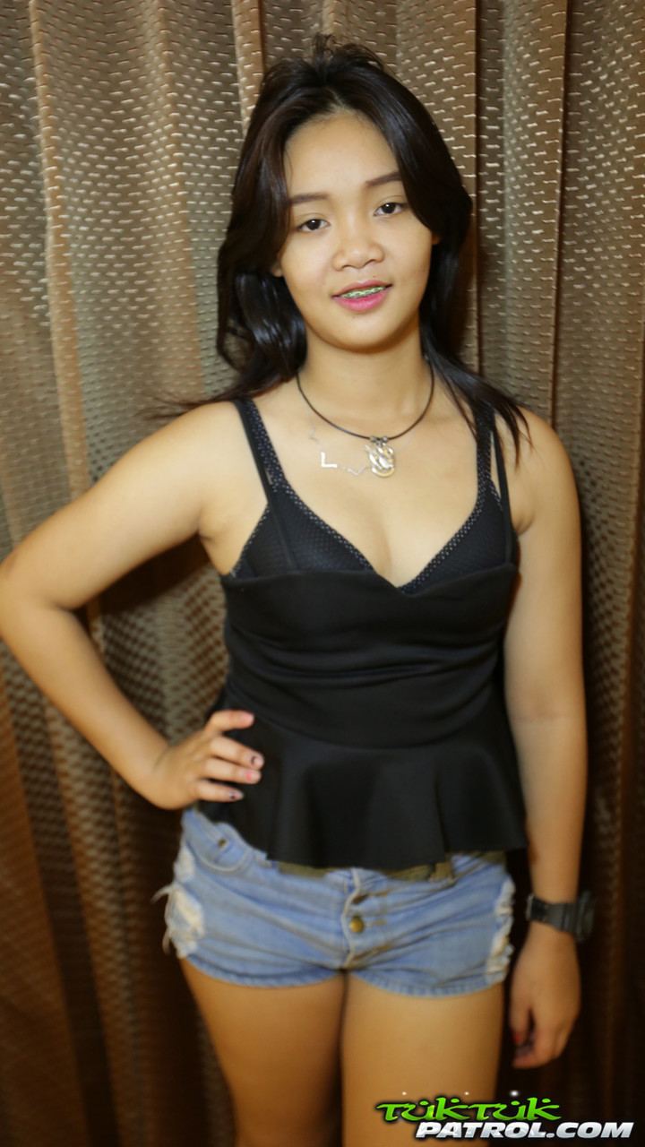Cute Thai girl in braces and flip flops lounges about in her shorts and blouse foto porno #428468238 | Tuk Tuk Patrol Pics, Apple, Asian, porno ponsel