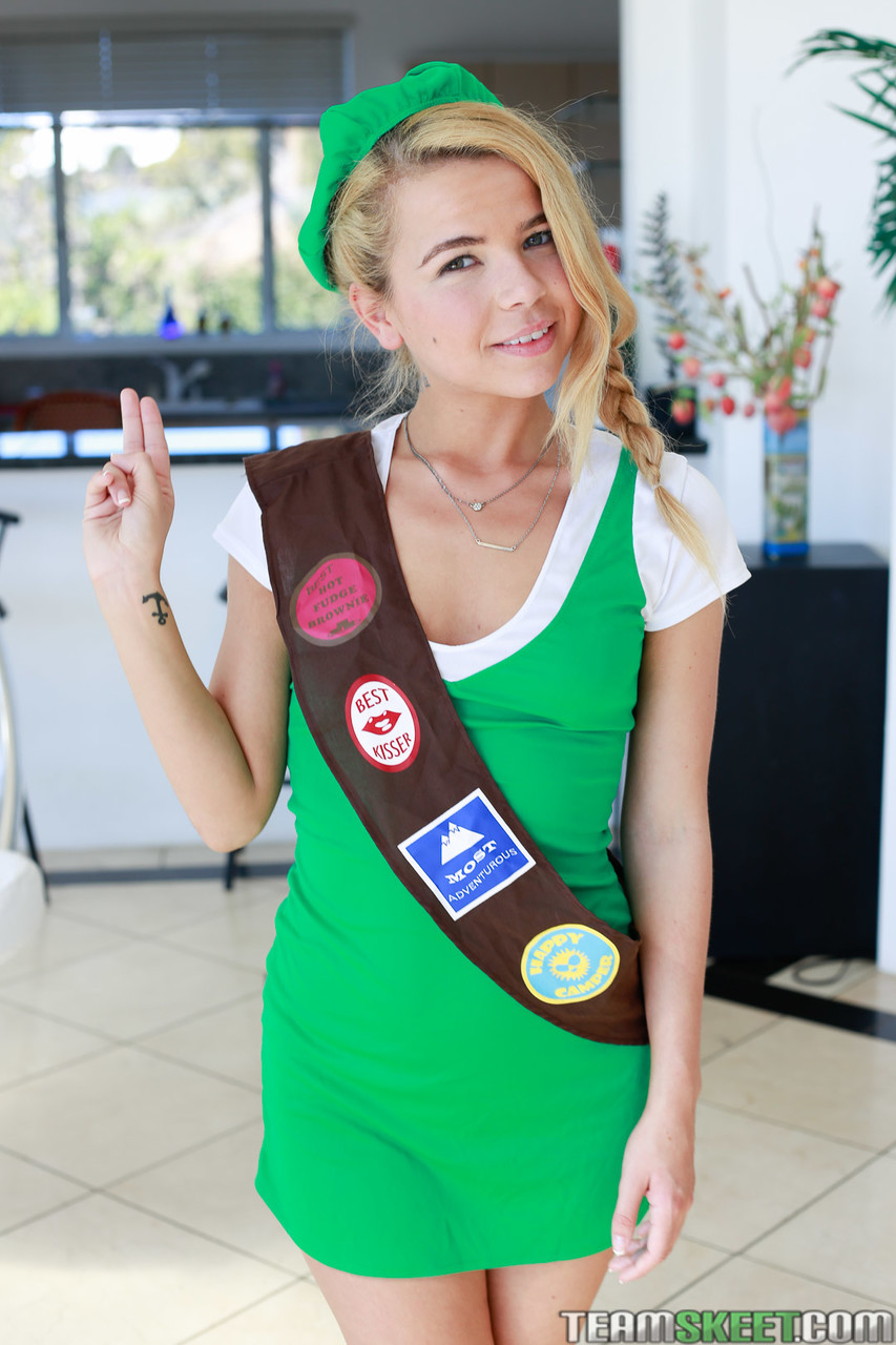 Cute teen scout Alina West sheds uniform & gets drilled when selling cookies ポルノ写真 #423114811