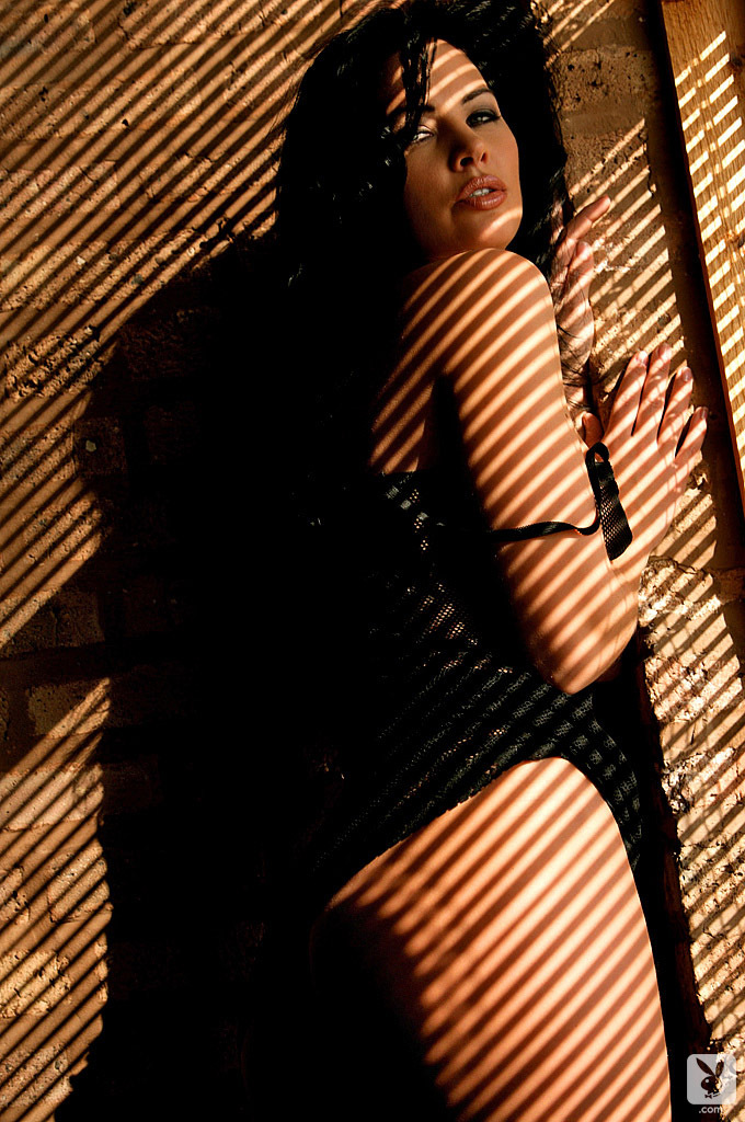Erotic mature centerfold Tiffany Fallon poses seductively with big tits naked porno fotky #425753007