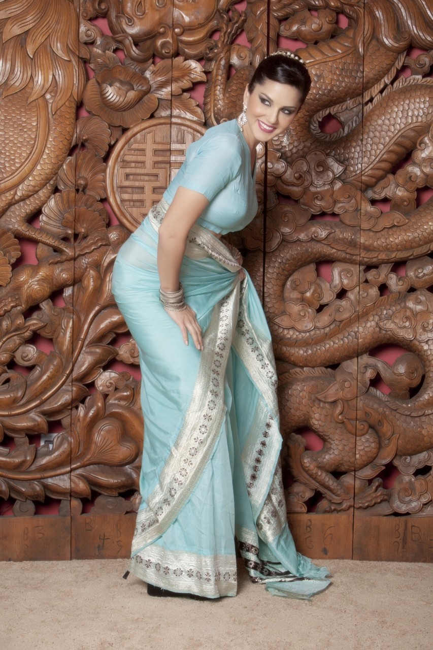 Classy MILF Sunny Leone takes off her Bollywood dress and bares big tits foto porno #423919204 | Open Life Pics, Sunny Leone, Indian, porno móvil