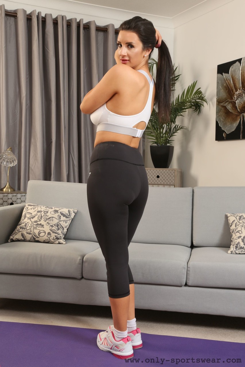 Latina goddess Cara Ruby reveals her monster natural tits after workout foto porno #426768492 | Only Sportswear Pics, Cara Ruby, Yoga Pants, porno ponsel