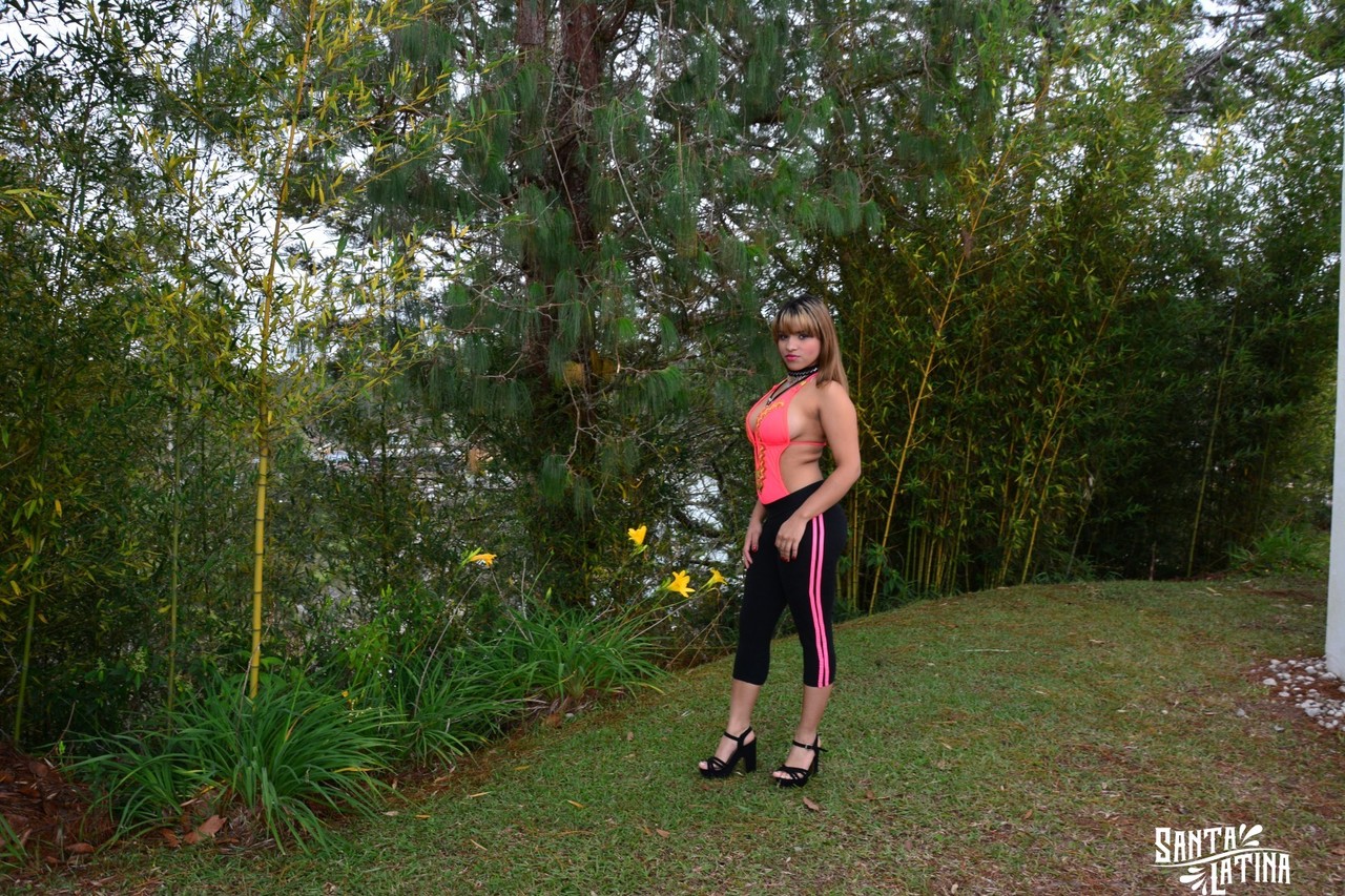 Curvy amateur Latina exposes her juicy booty in mini bikini outside 色情照片 #425136639 | Her Big Ass Pics, Kathy Solis, Pedro Nel, Latina, 手机色情