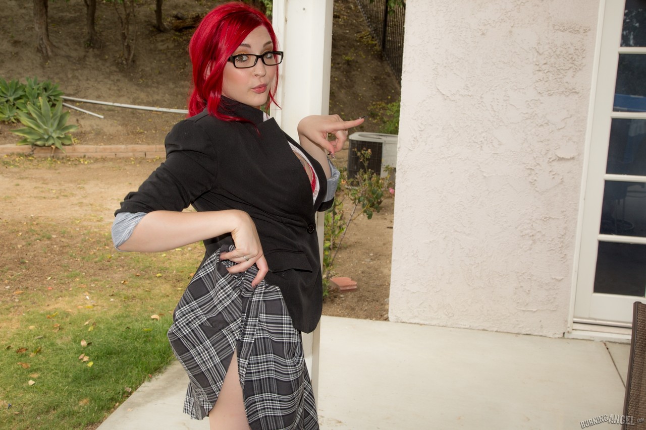 Flaming redhead schoolgirl Amber Ivy removes glasses for hot POV cumshot foto porno #428490784