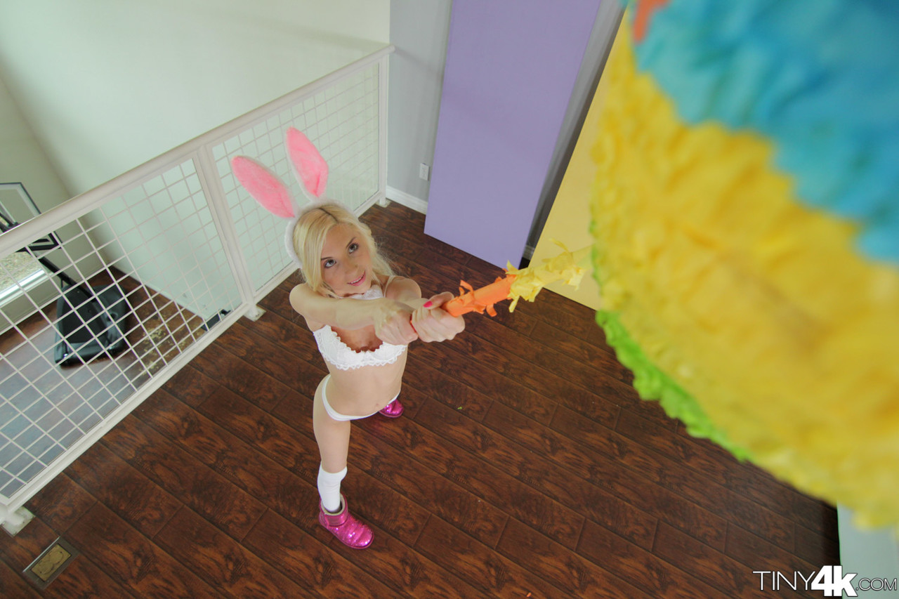 Bunny teen in lingerie Piper Perri getting down and dirty for Easter 色情照片 #425452514 | Tiny 4K Pics, Piper Perri, Teen, 手机色情