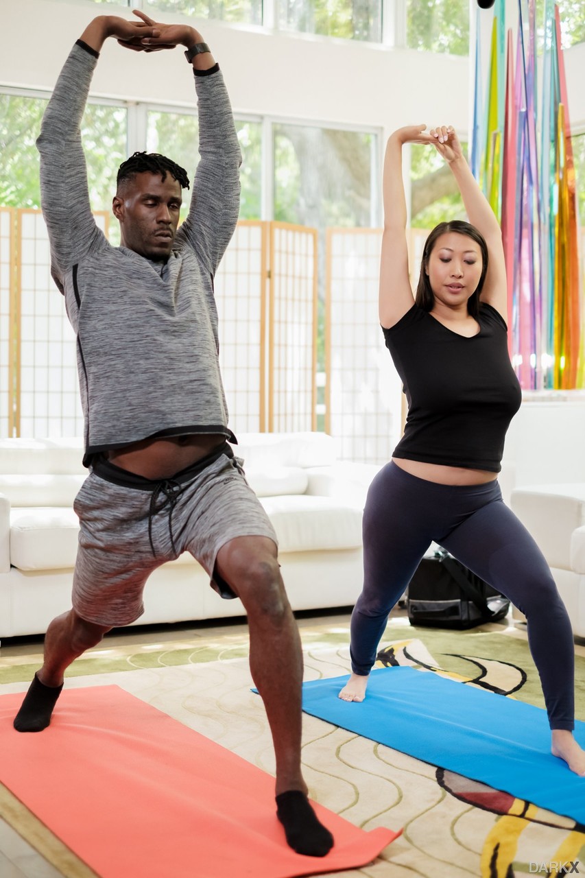 Babe with big tits Sharon Lee seduces her black yoga teacher and gets rammed 色情照片 #428241154 | Dark X Pics, Jason Brown, Sharon Lee, Interracial, 手机色情
