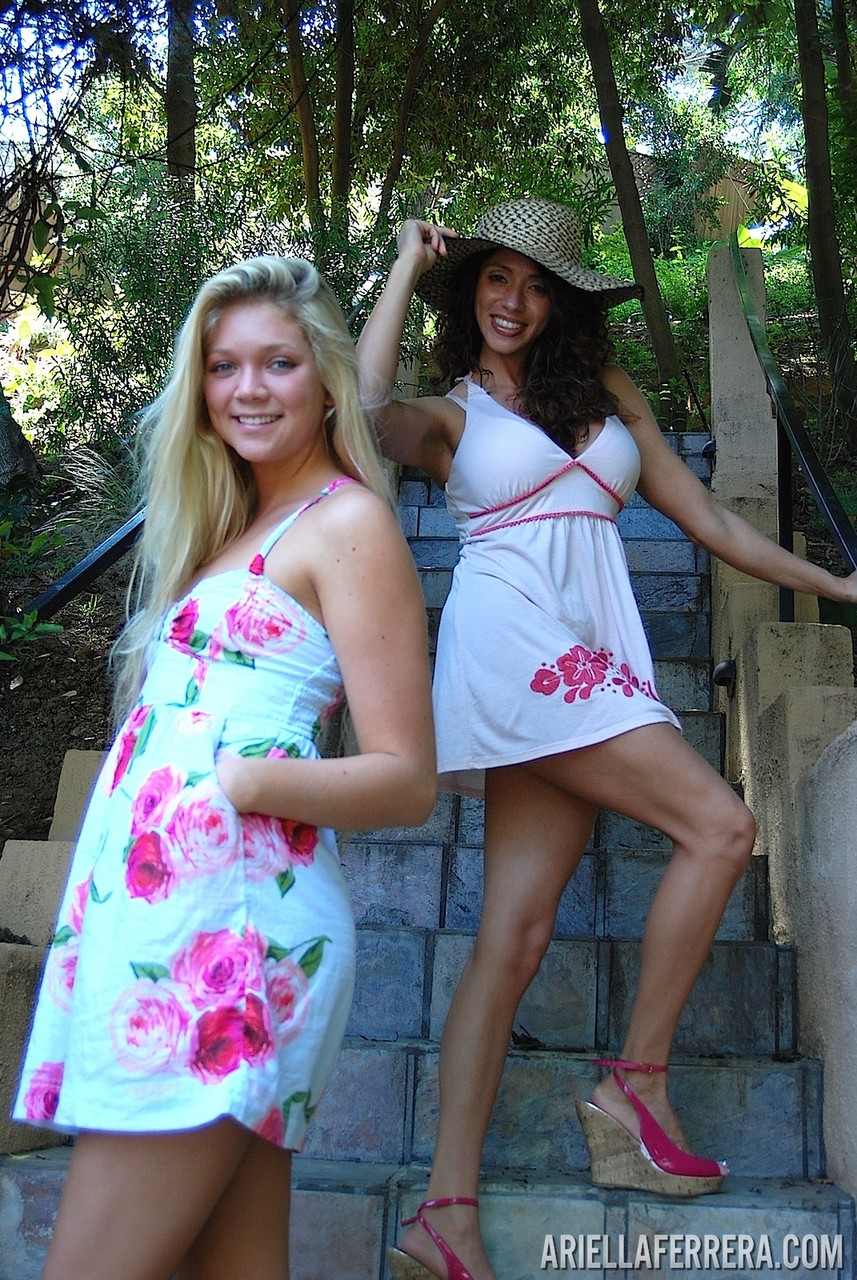 Sexy MILF Ariella Ferrera & cute blonde teen Jessie Andrews flash their butts porno fotoğrafı #427976063