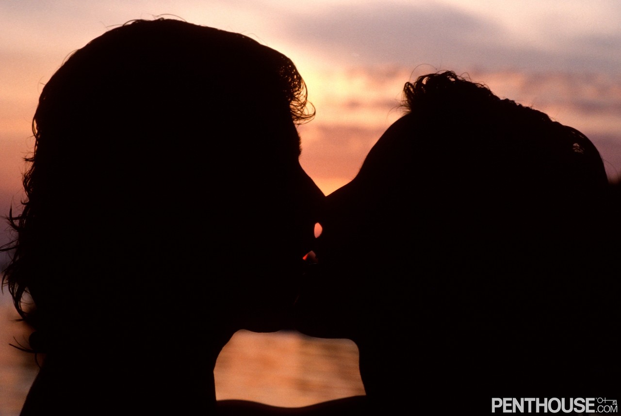 Pornstar Janine Lindemulder enjoys hot sex on the beach with her lover zdjęcie porno #426805340