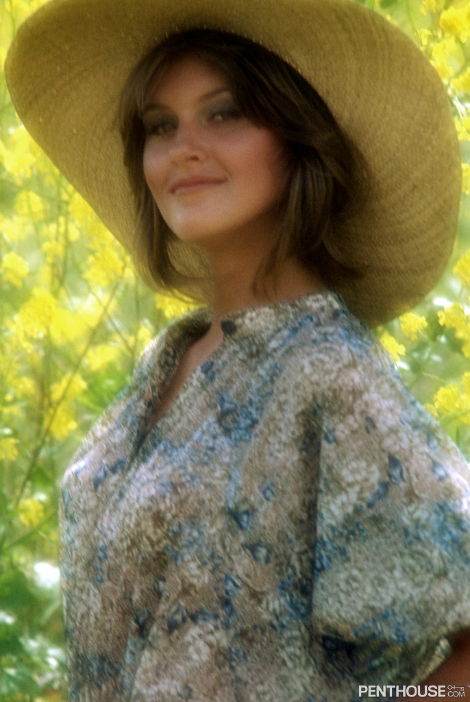 Retro model Malia Redford displays her natural tits in various outdoor scenes ポルノ写真 #422739852 | Penthouse Gold Pics, Malia Redford, Outdoor, モバイルポルノ