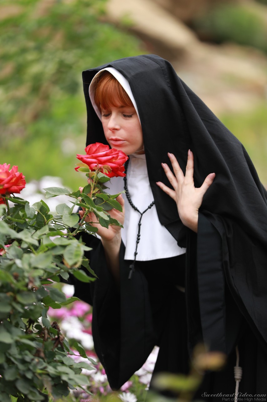 Redheaded nun Penny Pax shows off her big natural boobs and and twat foto porno #423784600