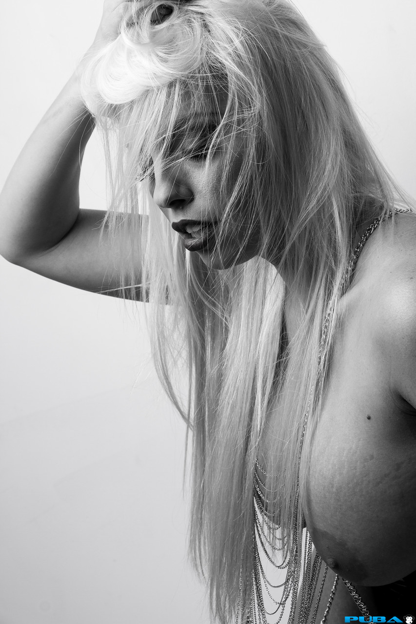 Sexy blonde babe Britney Amber poses solo for a black and white shoot Porno-Foto #426531379 | Puba Network Pics, Britney Amber, Redhead, Mobiler Porno