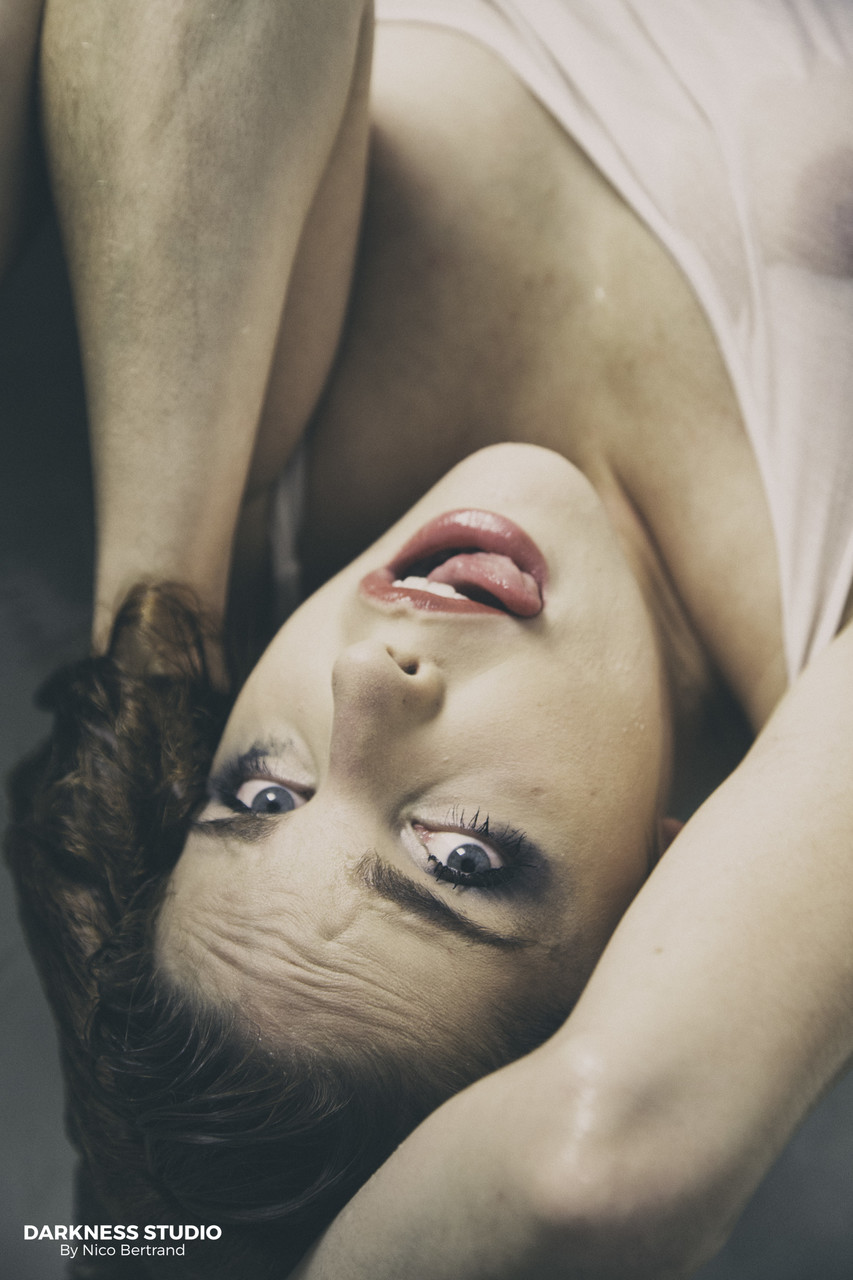 Redhead Spanish model Amarna Miller teases in her wet clothing ポルノ写真 #426778383