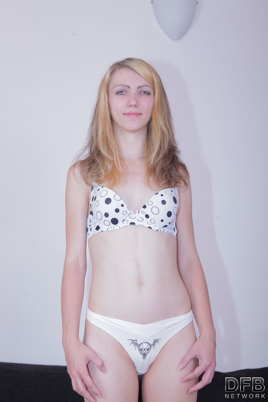Skinny pale blonde Beatrix Glower removes bra & panties to spread pussy lips zdjęcie porno #426057125
