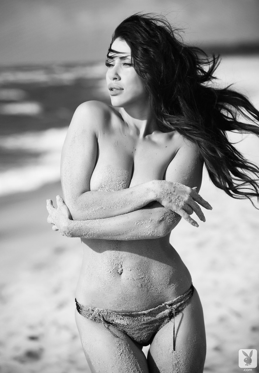 Glamorous Lithuanian model Sonia Sanders poses topless on the sandy beach 色情照片 #423017189 | Playboy Plus Pics, Sonia Sanders, Centerfold, 手机色情