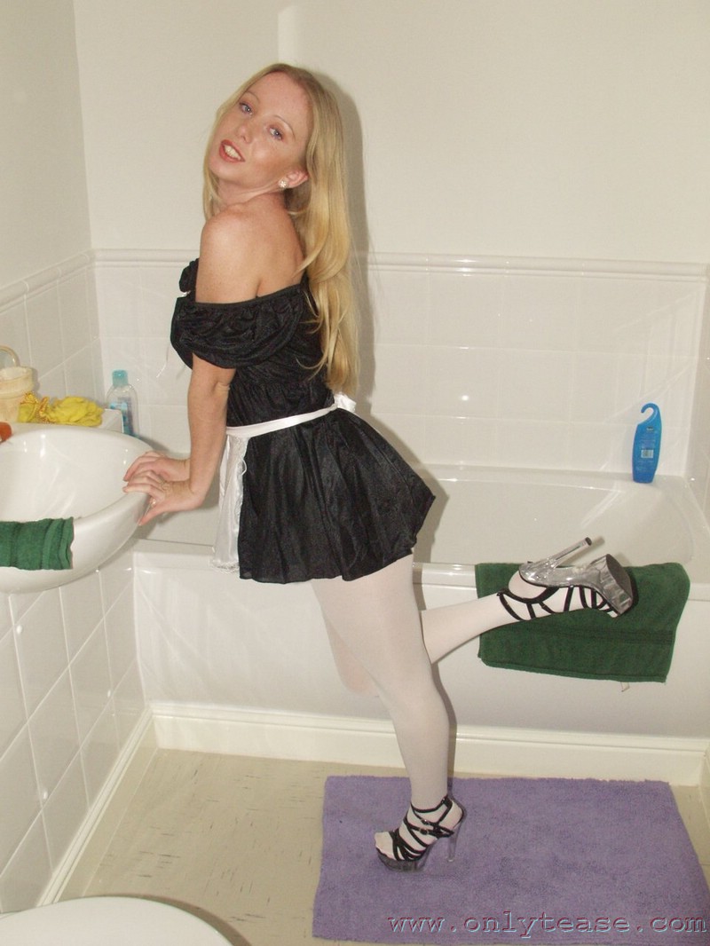Little maid Louise rips her white pantyhose and poses in the bathroom 色情照片 #425231535