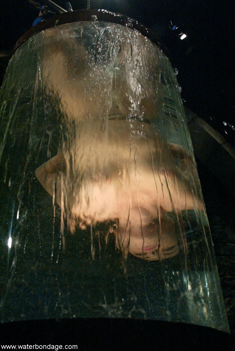Water Bondage Alexa Von Tess foto porno #426772345