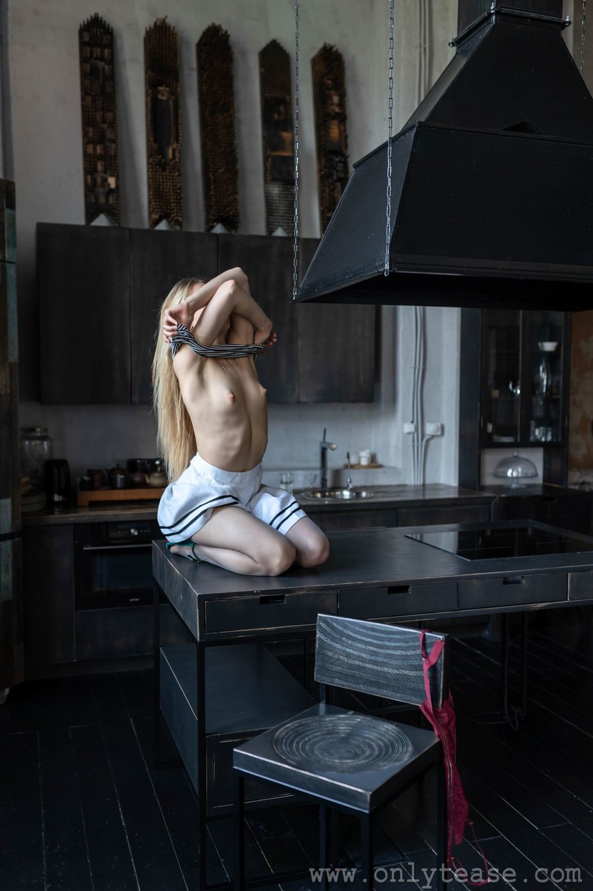 Magnificent blonde Alexia Fox teases with her body in hot kitchen solo 포르노 사진 #428573806