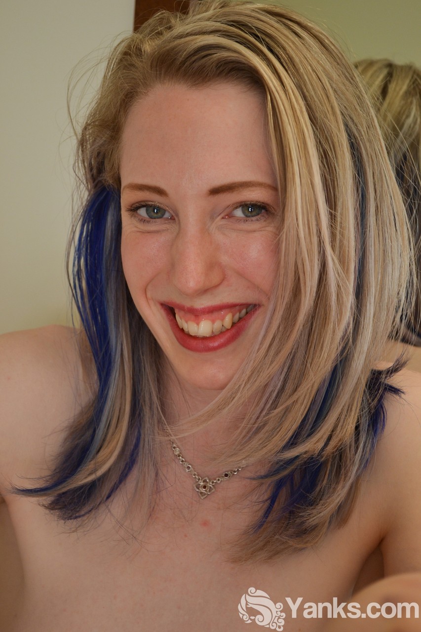 Slender blondie Asha Suzanne reveals her tiny tits and plays with her muff zdjęcie porno #422594911 | Yanks Pics, Asha Suzanne, Bath, mobilne porno