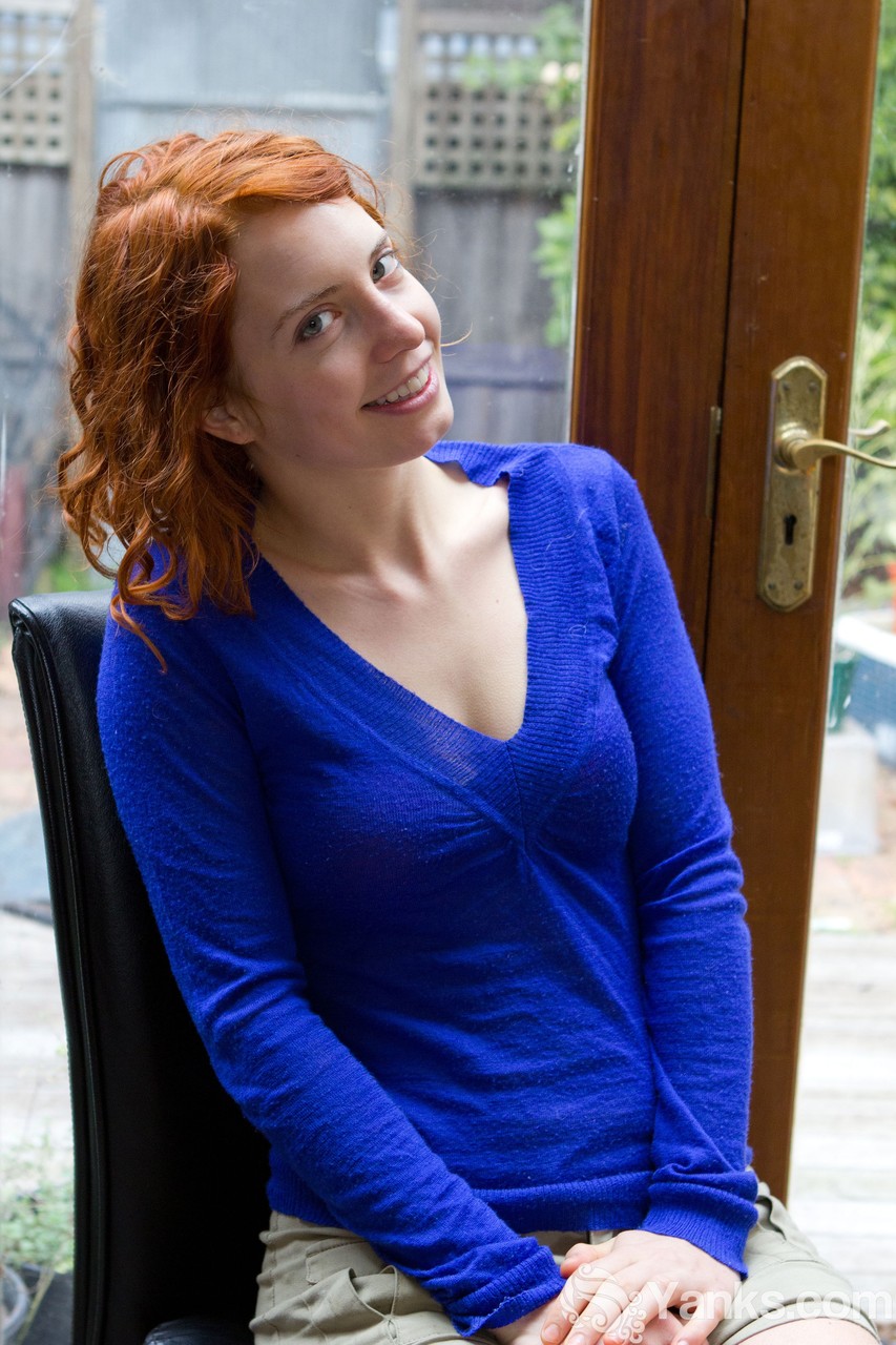 Cute redhead Kara Dashka shows her pale natural tits & spreads in the window foto porno #422482035