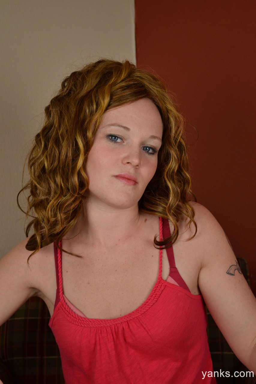 Curly haired redhead Lori Jones spreads legs and fingers herself foto porno #427997314 | Yanks Pics, Lori Jones, Upskirt, porno móvil