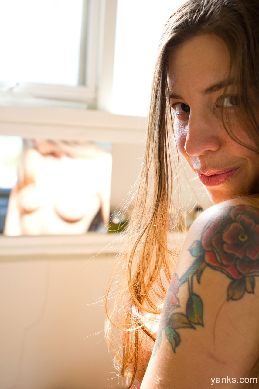 Tattooed brunette hottie Lily B flashes her young hot ass in the bathroom foto pornográfica #426813678 | Yanks Pics, Lily B, Bath, pornografia móvel